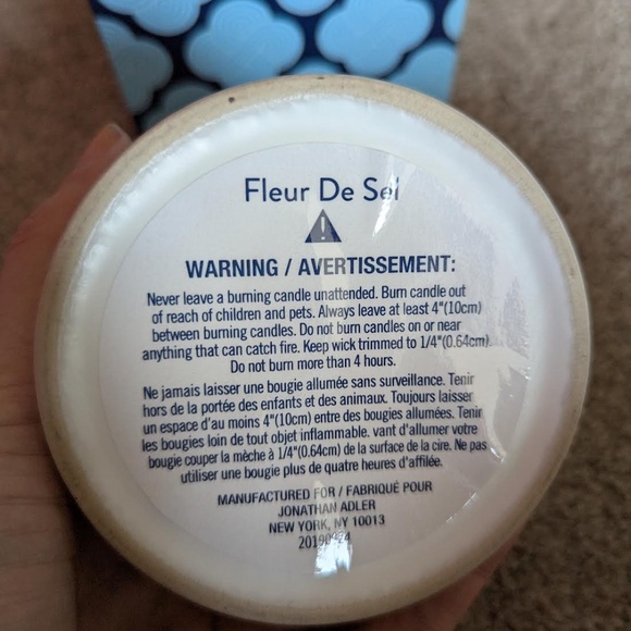 Jonathan Adler fleur de sel scented candle with lid NIB - Picture 3 of 3